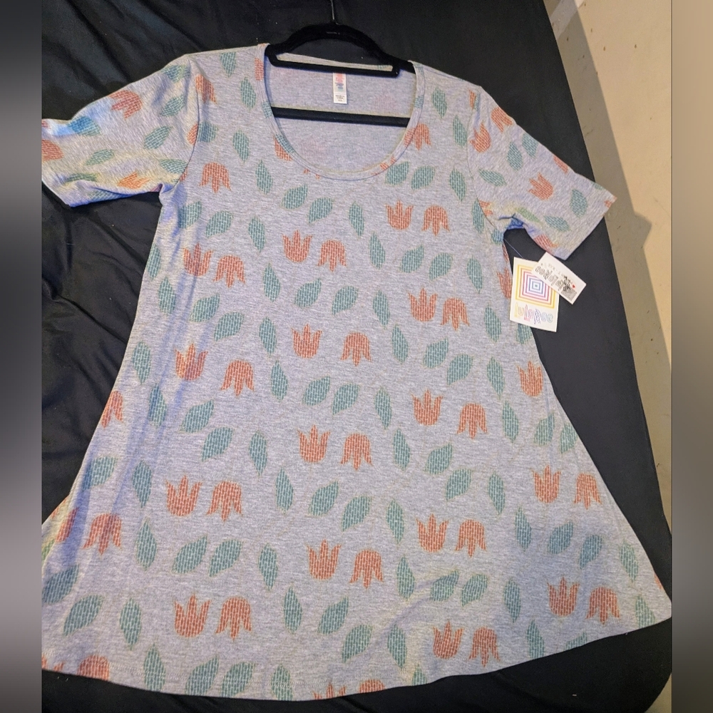 LuLaRoe Perfect Tee in Gray w/Tulip Print (New w/Tags!)